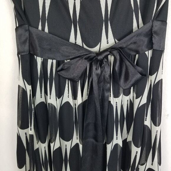 Speechless Scoop Neck Lined Tie Back Dress - Picture 6 of 8